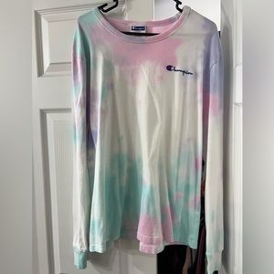 Champion Tye Dye Sweatshirt 💜